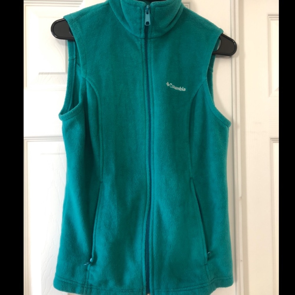 Teal green columbia vest. Size small